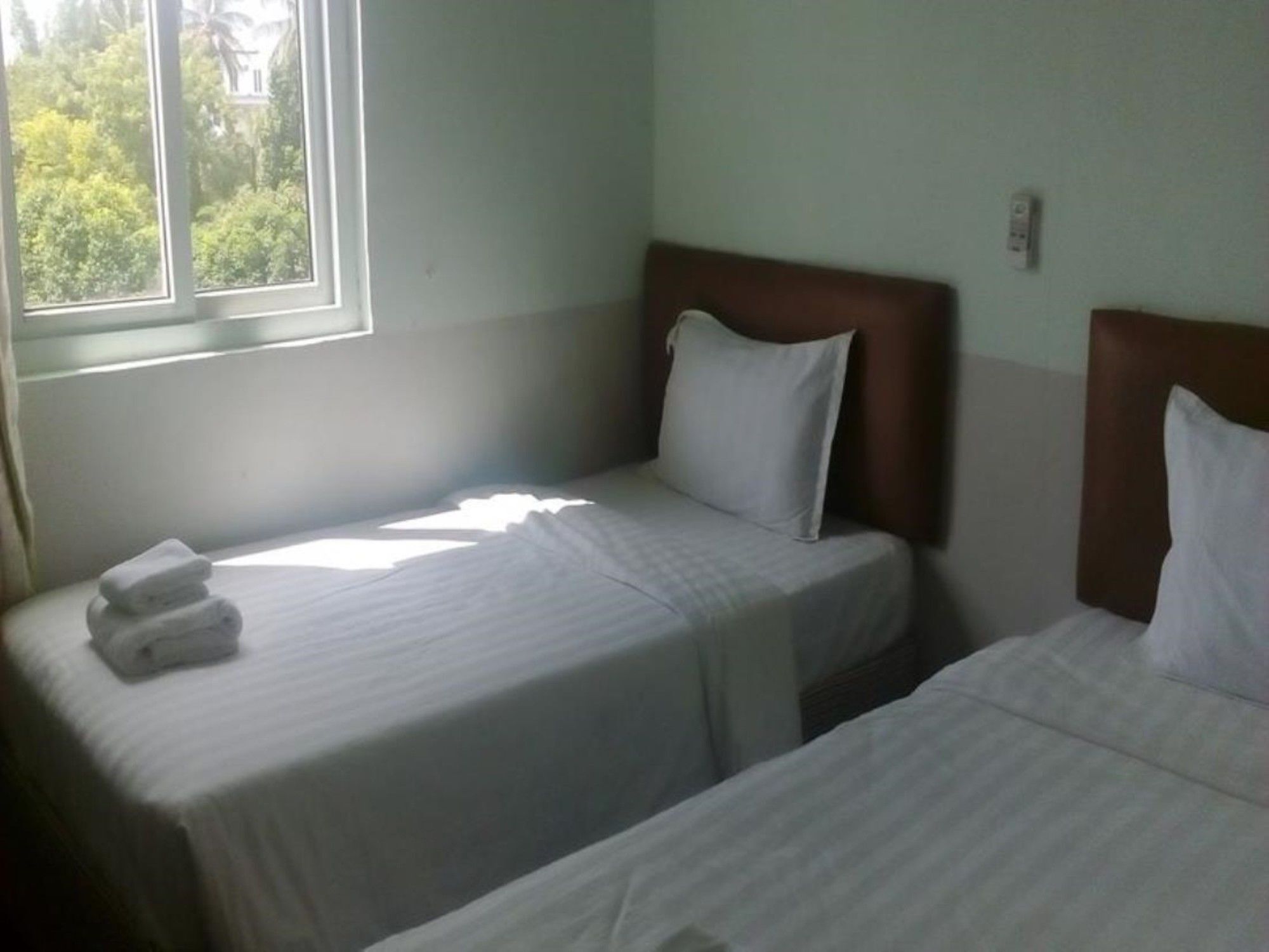 G Star Hotel Янгон Экстерьер фото